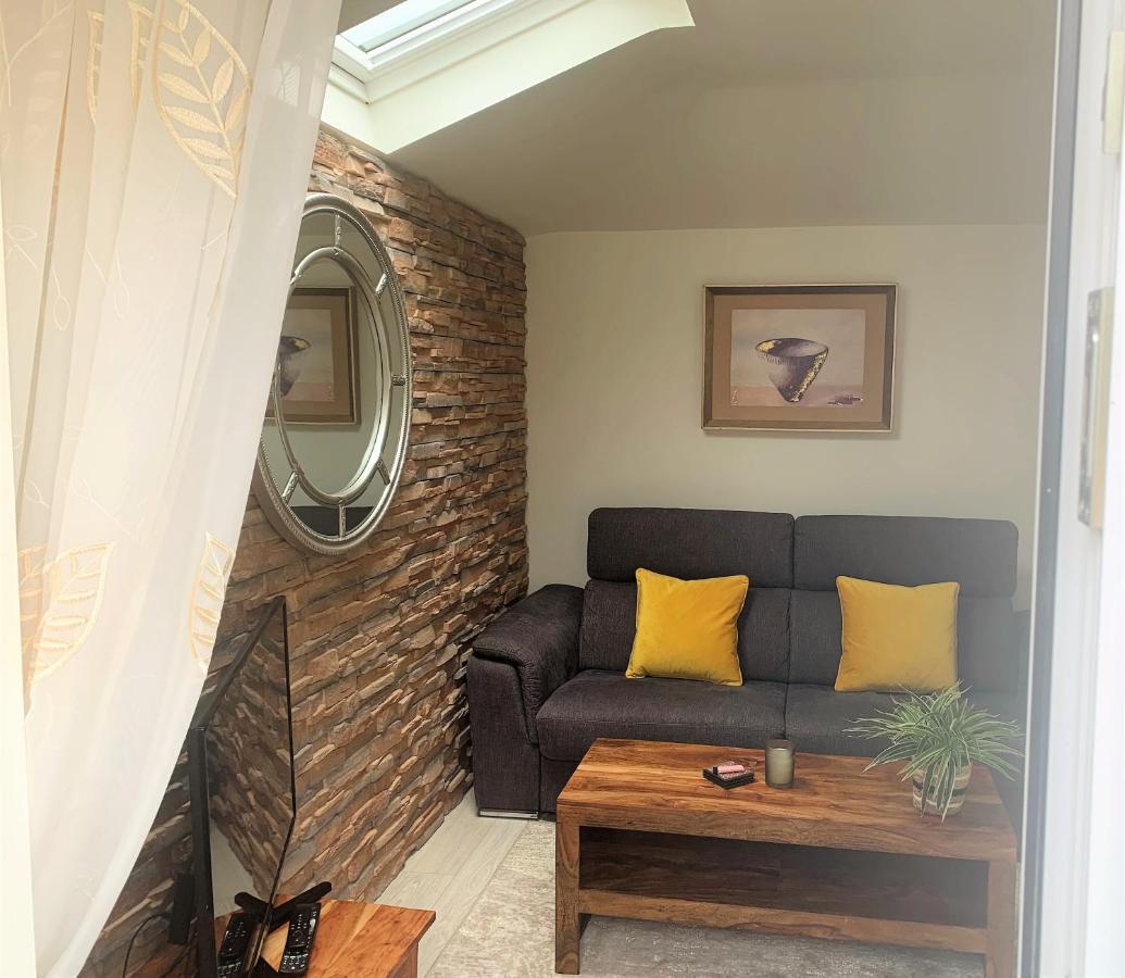 Naas 2 Bedroom Back Garden Escape Exterior photo